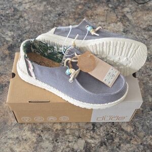 Hey Dude Size 7 Women's NEW Wendy Natural Shoes In Indigo/Gray